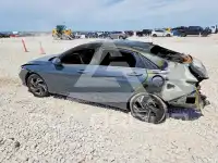 2024 Hyundai Elantra фото