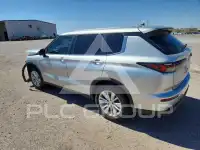 2025 Mitsubishi OUTLANDER photo