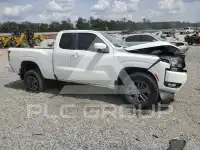 2025 Nissan FRONTIER photo