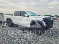 2025 Nissan FRONTIER photo