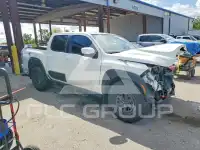 2025 Nissan FRONTIER photo