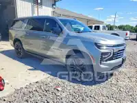 2025 Chevrolet Suburan photo