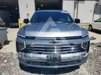 2025 Chevrolet Suburan photo