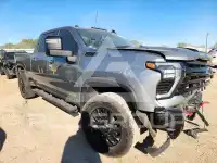 2025 Chevrolet Silverado photo