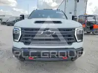 2025 Chevrolet Silverado photo