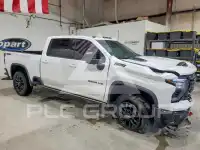 2025 Chevrolet Silverado фото