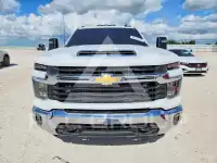 2025 Chevrolet Silverado фото