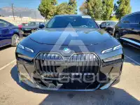 2025 BMW 740 фото