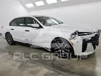 2025 BMW 740 фото