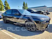 2025 BMW 740 фото