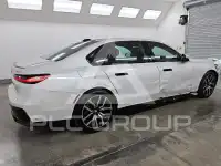 2025 BMW 740 фото