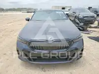 2025 BMW 530 photo