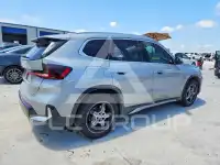 2025 BMW X1 фото