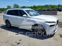 2025 BMW X7 фото