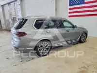 2025 BMW X7 фото