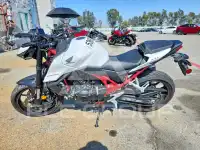 2025 Honda CB photo