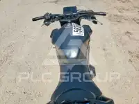 2025 Honda CB фото