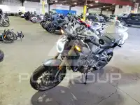 2025 Honda CB photo