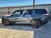 2025 Rivian R1S photo