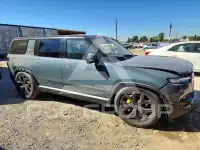 2025 Rivian R1S photo