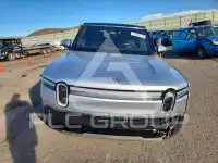 2025 Rivian R1S фото