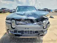 2025 Rivian R1S фото