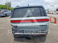 2025 Rivian R1S фото