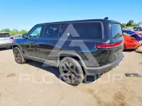 2025 Rivian R1S фото