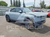 2025 Rivian R1S фото