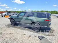 2025 Rivian R1S фото