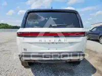 2025 Rivian R1S photo