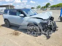 2025 Rivian R1S photo