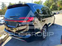 2025 Chrysler PACIFICA photo
