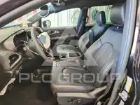 2025 Chrysler PACIFICA photo