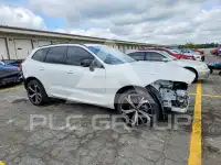 2025 Volvo XC60 фото