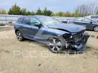 2025 Volvo XC60 фото