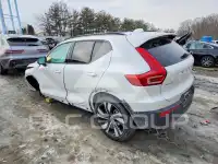 2025 Volvo XC40 фото