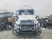 2025 Volvo VNL photo