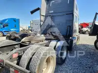 2025 Volvo VNL фото