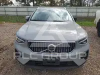 2025 Volvo XC40 фото