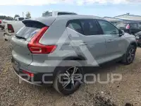 2025 Volvo XC40 фото