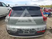 2025 Volvo XC40 фото