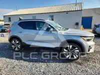 2025 Volvo XC40 фото