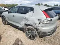 2025 Volvo XC40 фото