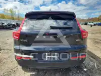 2025 Volvo XC40 фото