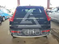 2025 Volvo XC40 фото