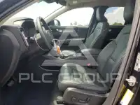 2025 Volvo XC40 photo