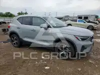 2025 Volvo XC40 фото