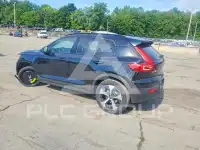 2025 Volvo XC40 фото