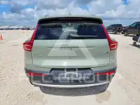 2025 Volvo XC40 фото